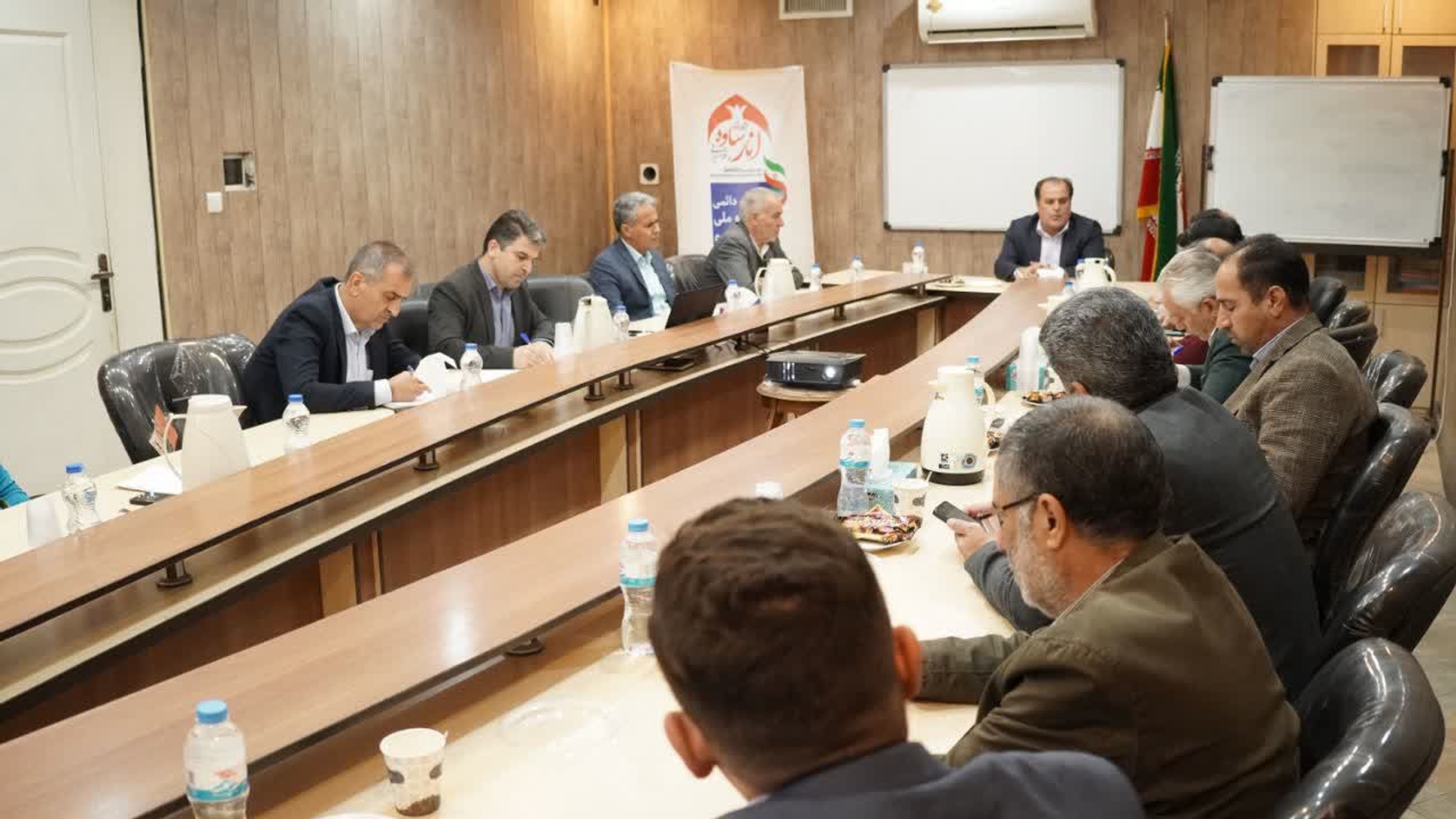 برگزاری نشست برنامه‌ریزی جشنواره انار ساوه با هدف انسجام کمیته‌های اجرایی