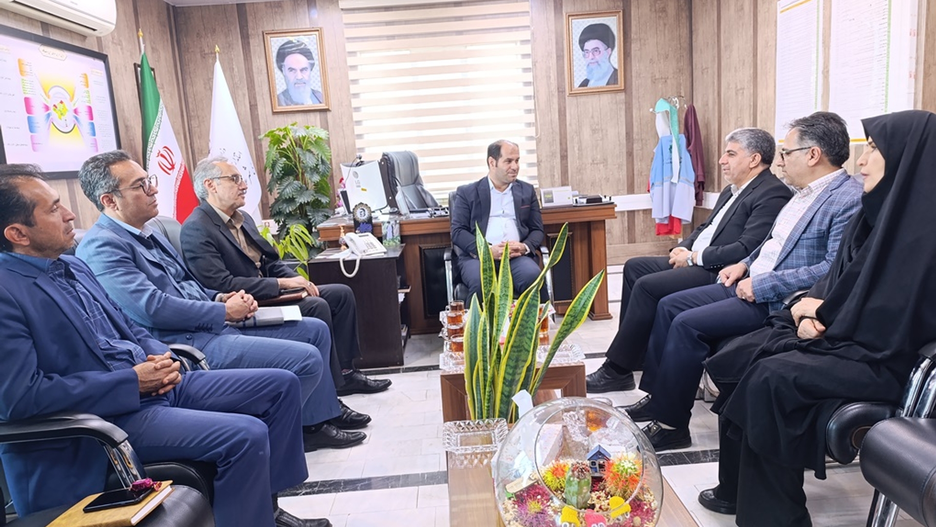 نشست مدیر کل ثبت احوال استان با فرماندار شهرستان خمین برگزار شد