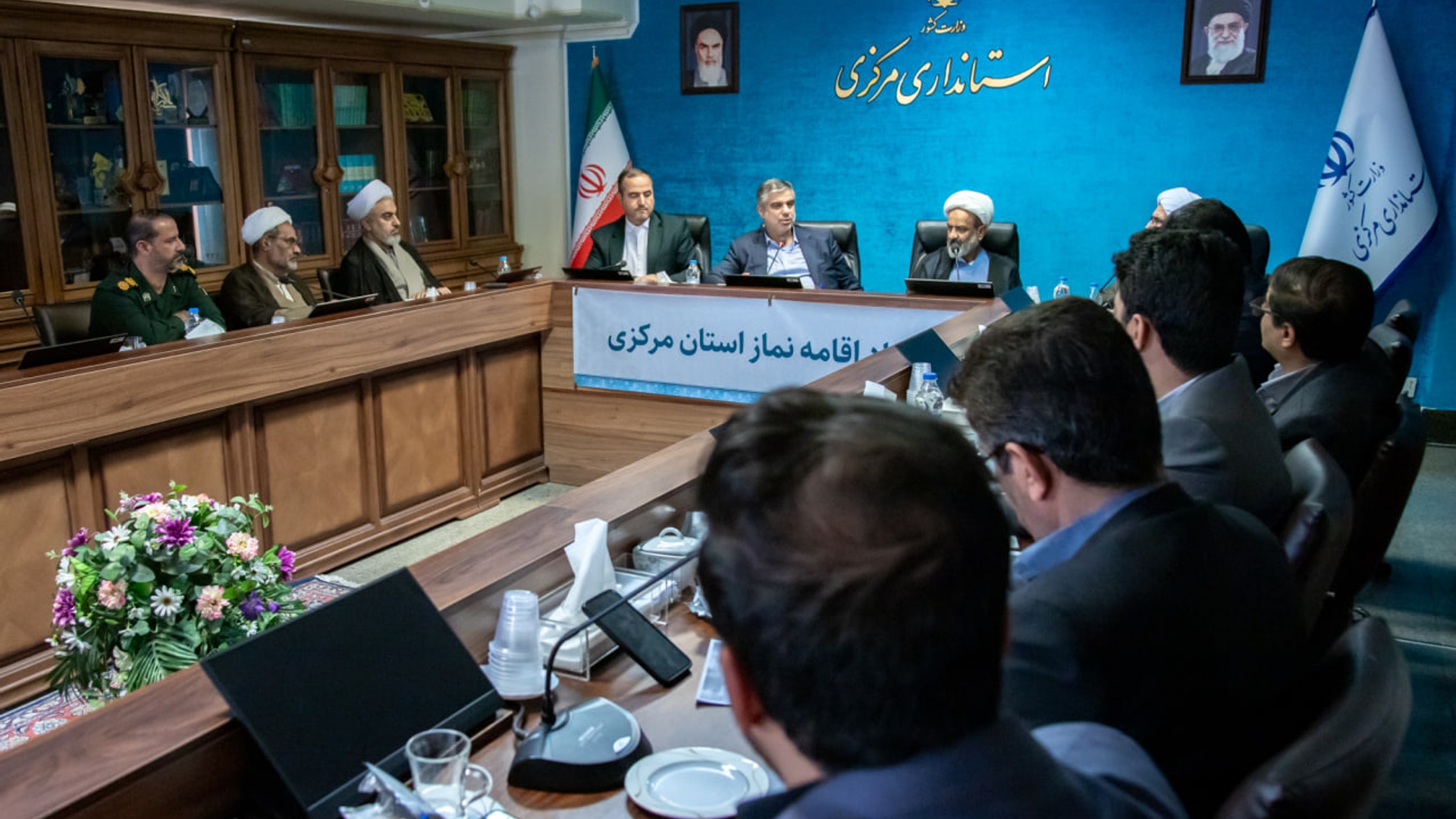 استاندار مرکزی: اقامه نماز باید به یک گفتمان دائمی در ادارات تبدیل شود