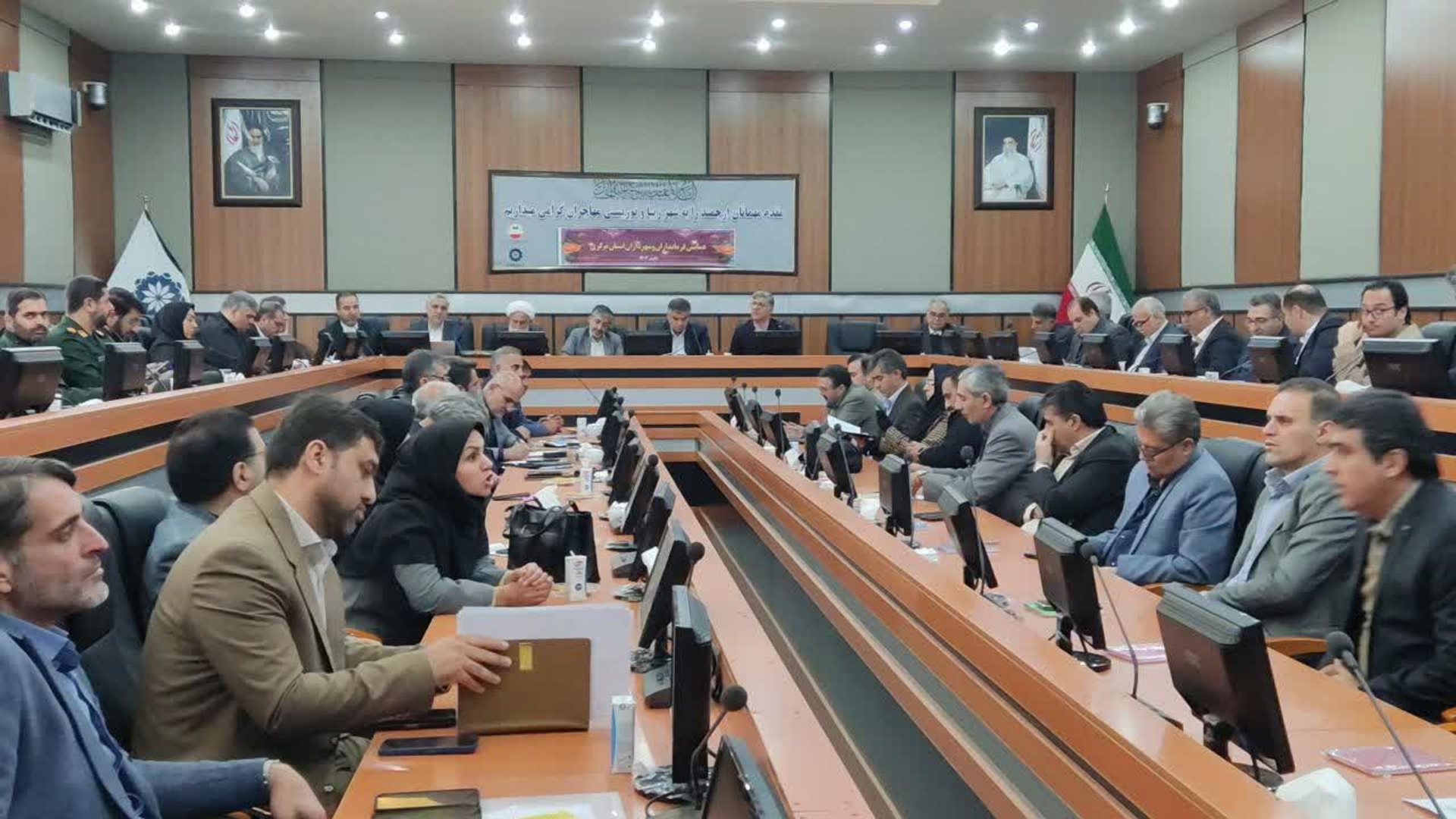 برگزاری همایش فرمانداران و شهرداران استان مرکزی با موضوع محله محوری.