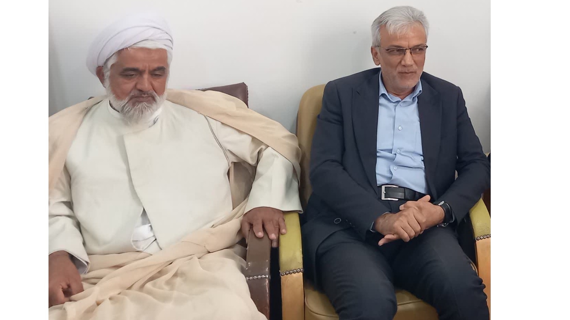 پیام مشترک تقدیر و تشکر حجت‌الاسلام والمسلمین حسین ابراهیمی امام جمعه و مهدی احمدی فرماندار شهرستان زرندیه از مردم شریف شهرستان زرندیه در خلق حماسه بی نظیر حضور در مراسم استقبال و تشییع کاروان شهید گمنام.