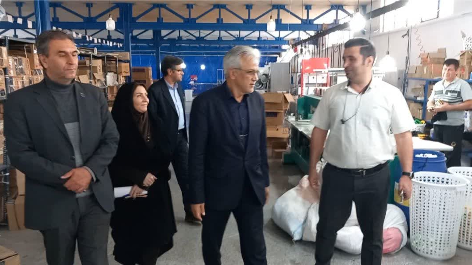 بررسی مشکلات تولیدکنندگان زرندیه در بازدید فرماندار از شهرک صنعتی زاویه شهرستان زرندیه