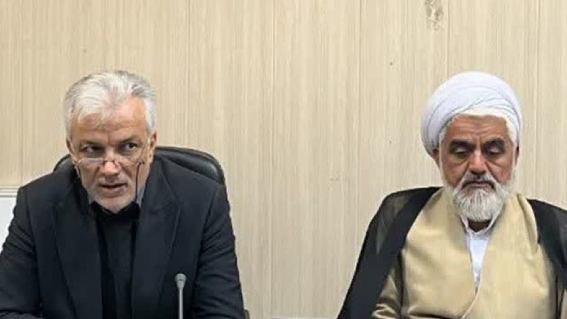 پیام مشترک حجت‌الاسلام والمسلمین حسین ابراهیمی امام جمعه و مهدی احمدی فرماندار شهرستان زرندیه به مناسبت گرامیداشت هفته بسیج.