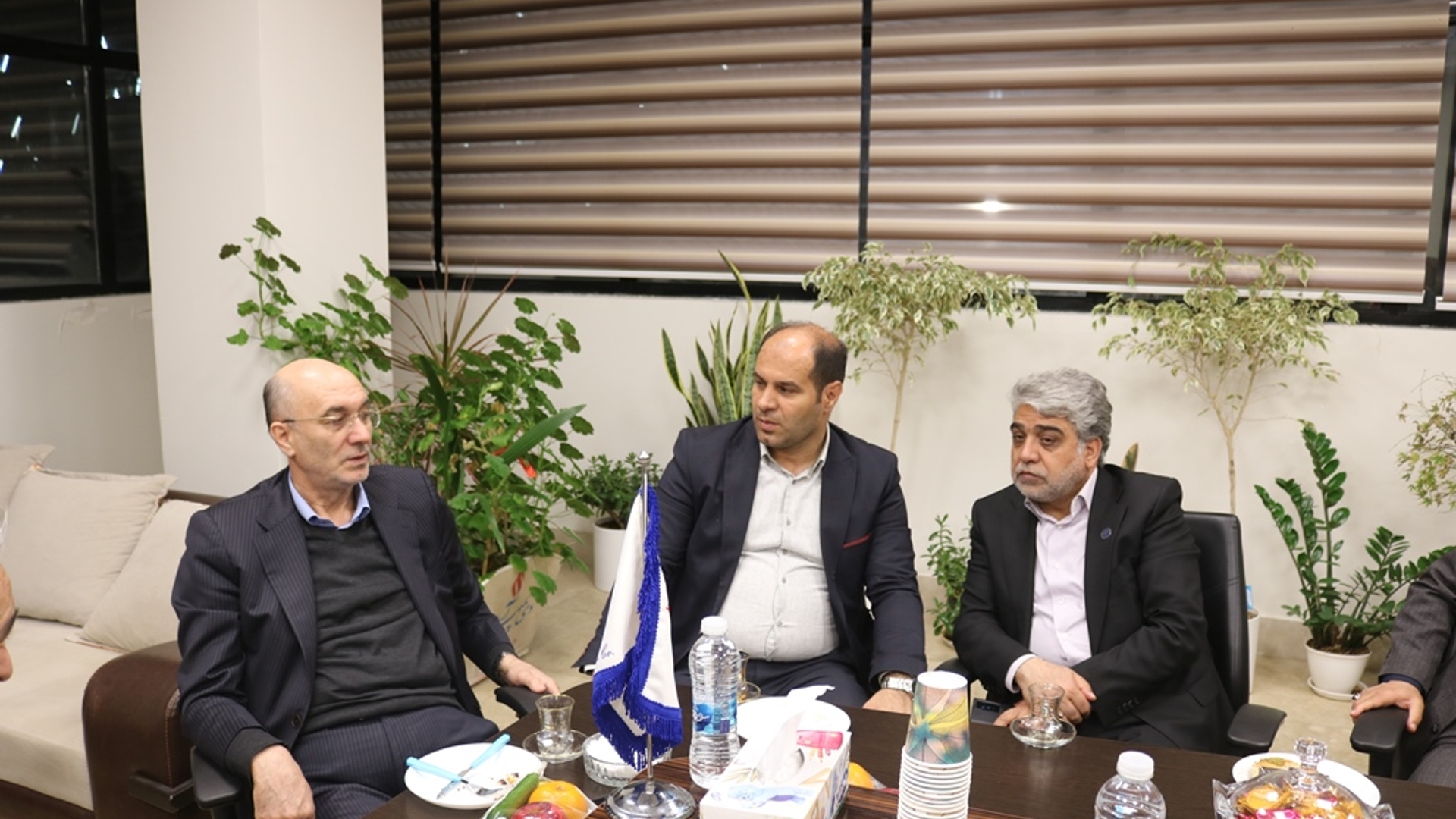 سرپرست معاونت هماهنگی امور اقتصادی استانداری از شرکت پتروشیمی ( دی آریا پلیمر ) خمین بازدید کرد