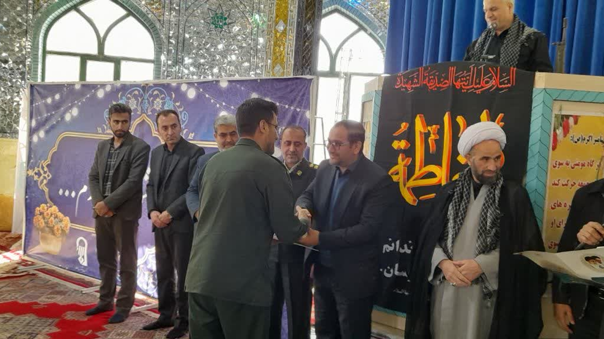 🔘 تقدیر بسیجیان در نماز جمعه شهرستان خنداب با حضور فرماندار