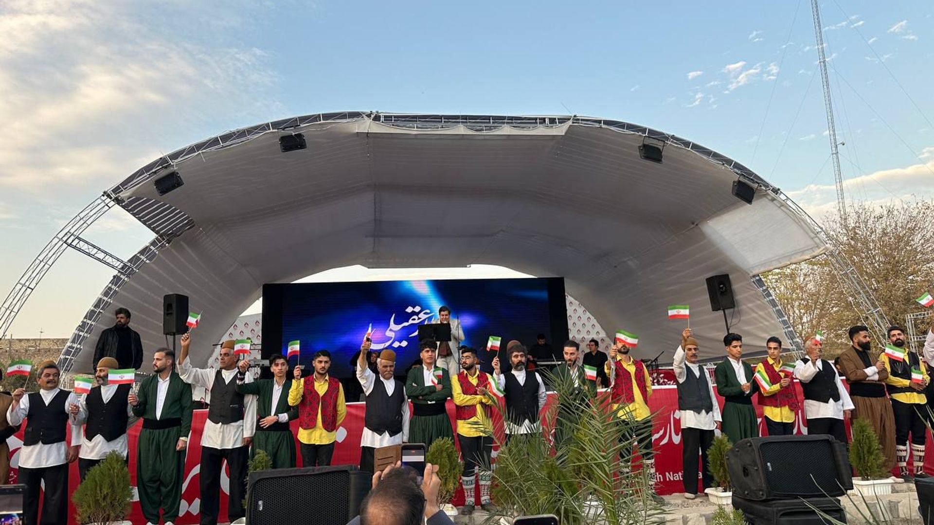 حضور استاندار مرکزی در جشنواره انار
