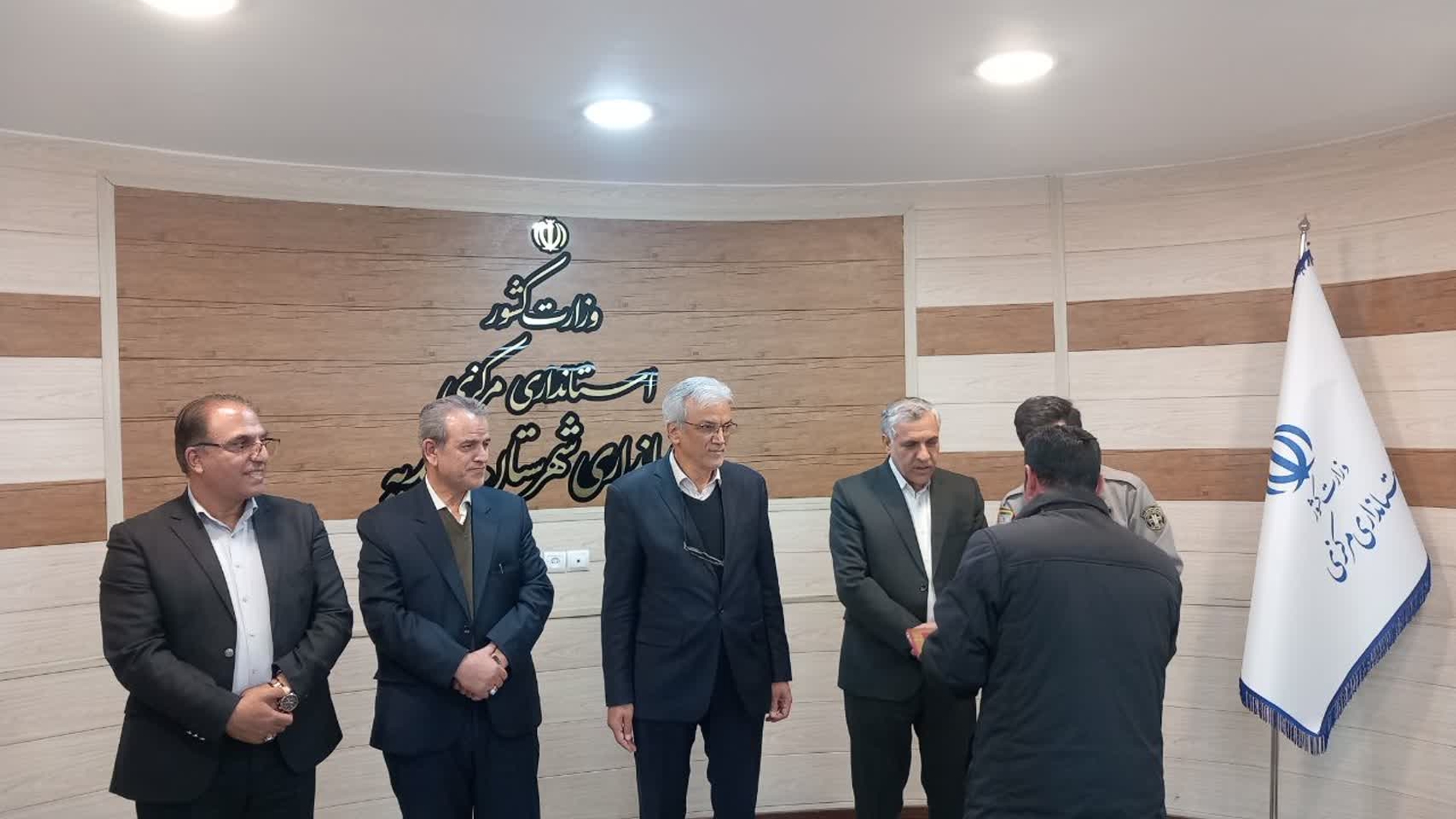 قدردانی از فعالان تشکل‌های محیط زیست با حضور فرماندار زرندیه