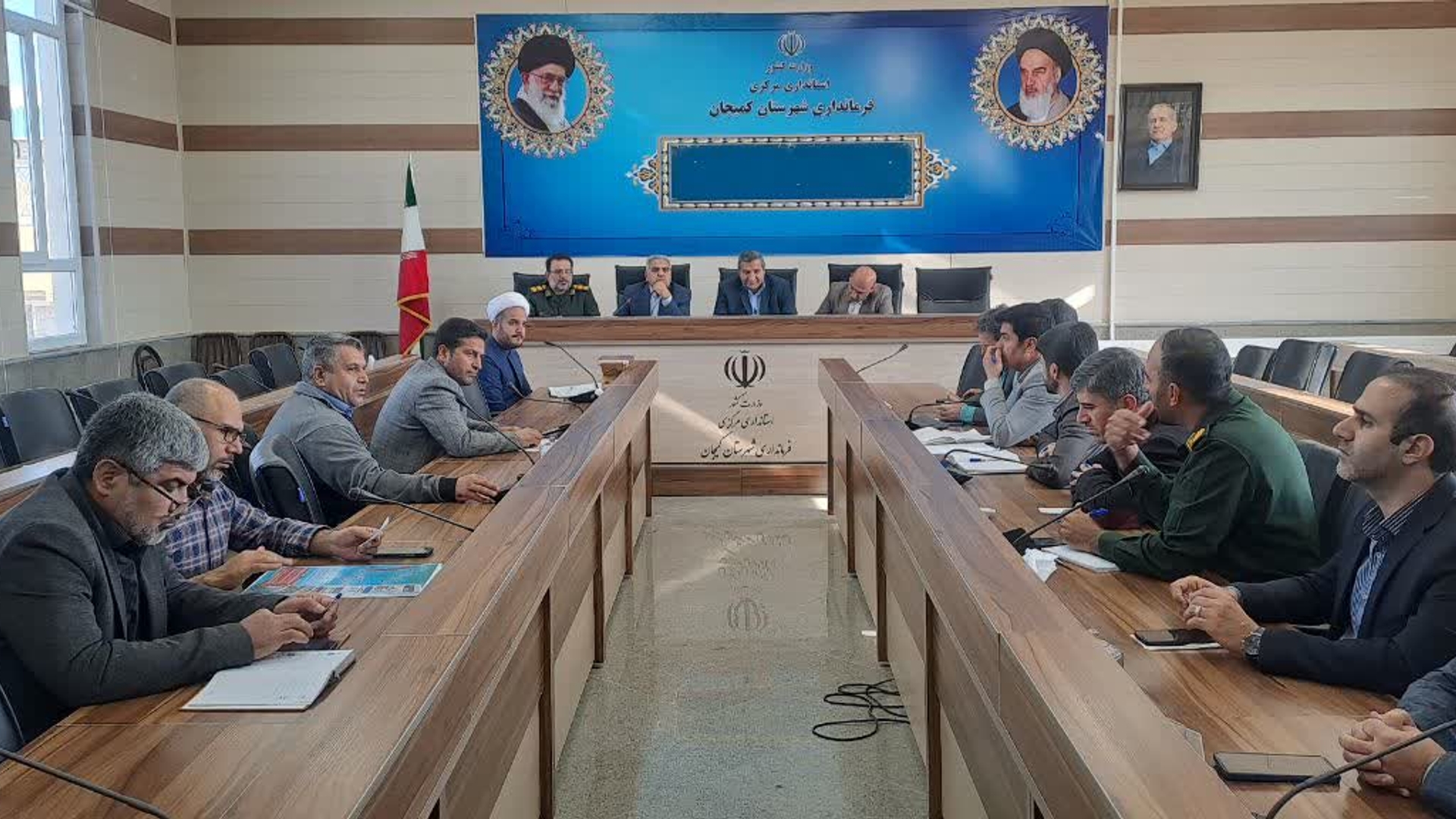 🔻 برگزاری جلسه هماهنگی اعزام کاروان راهیان نور دانش‌آموزی به ریاست فرماندار شهرستان کمیجان