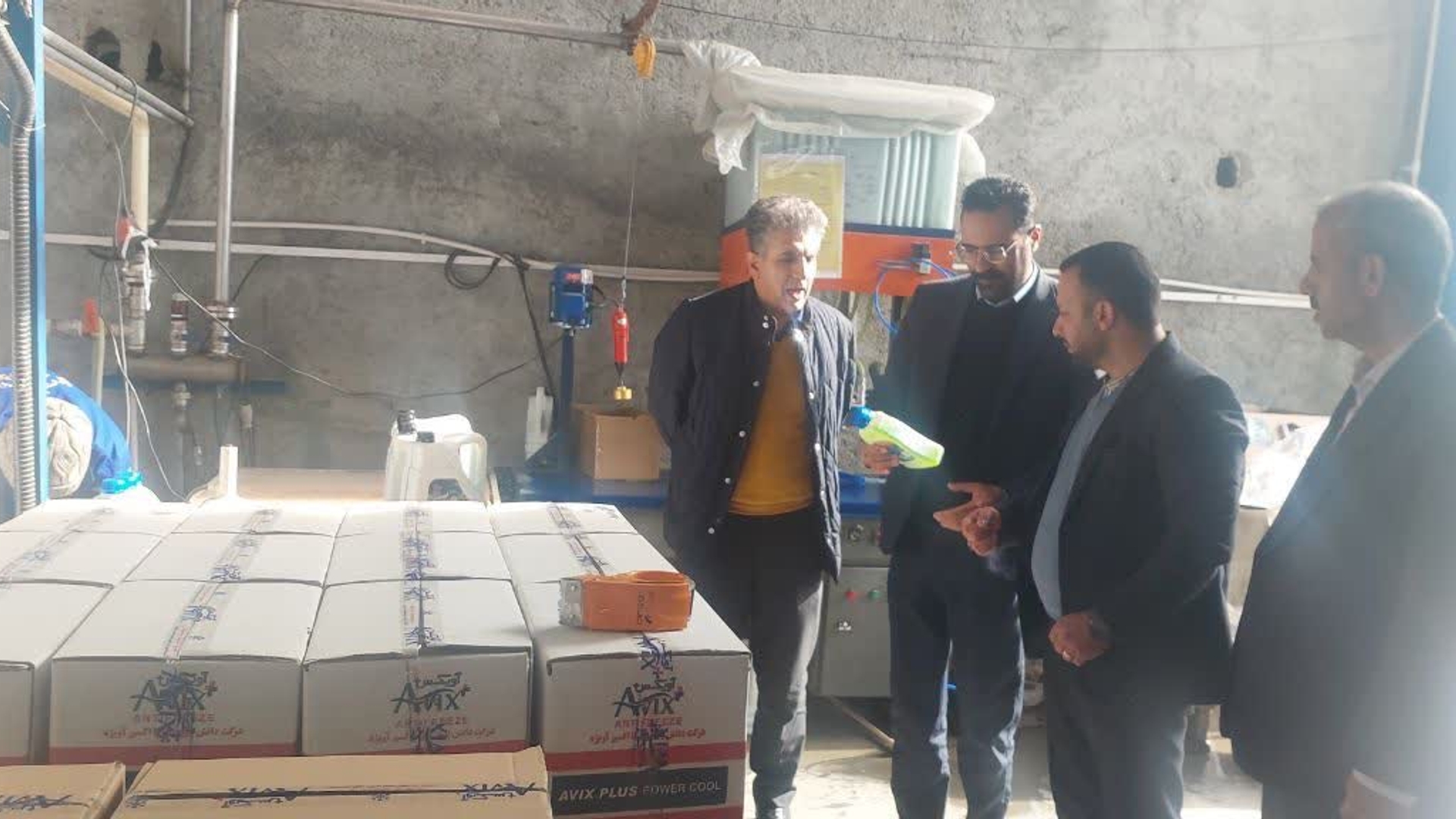بازدید پزشگ نیا مدیر کل پدافند غیرعامل استان از شرکت آیریا اکسیر آویژه
