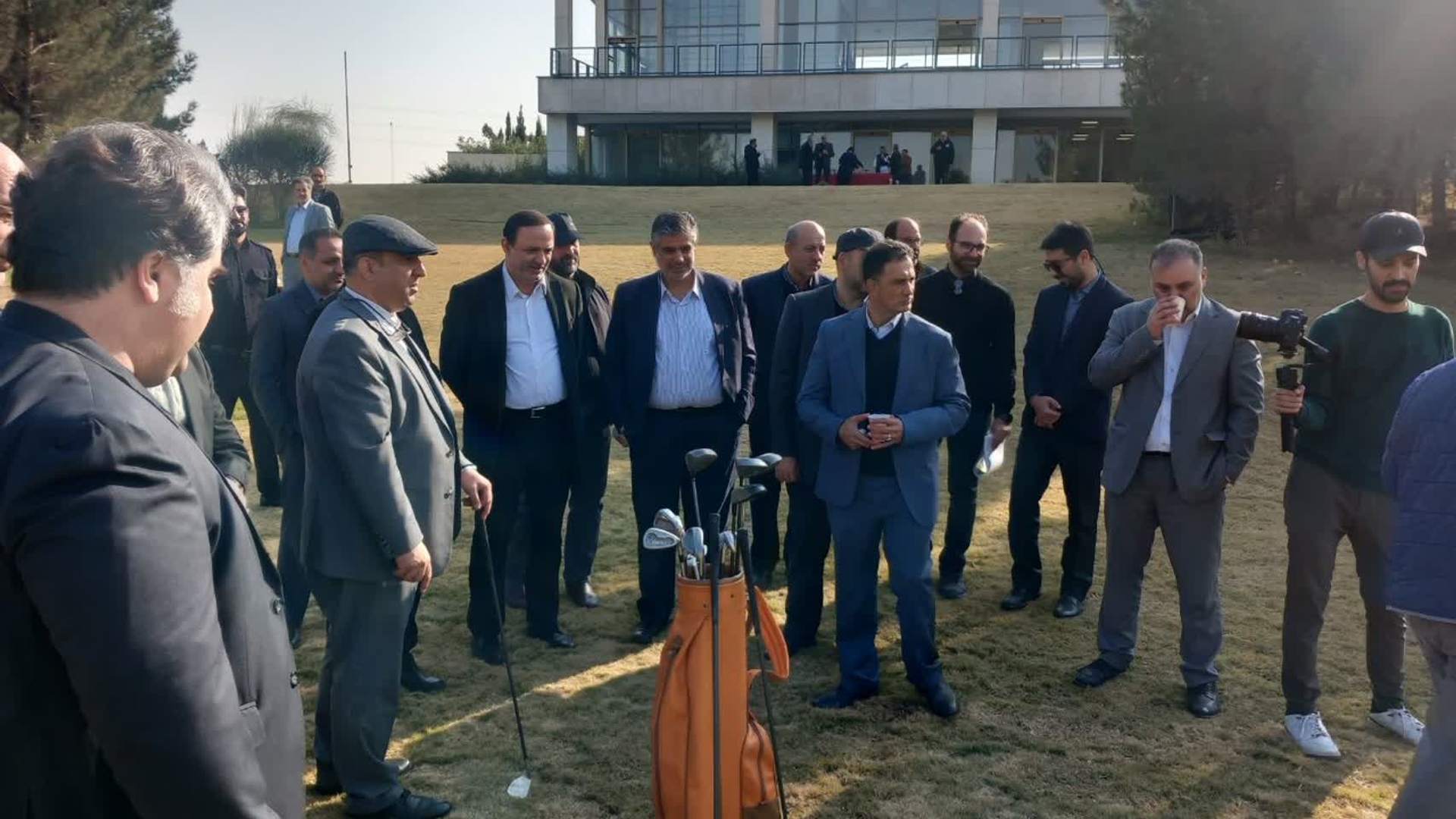 معاون وزیر اقتصاد و استاندار مرکزی وضعیت پیشرفت آیلند زرندیه را بررسی کردند