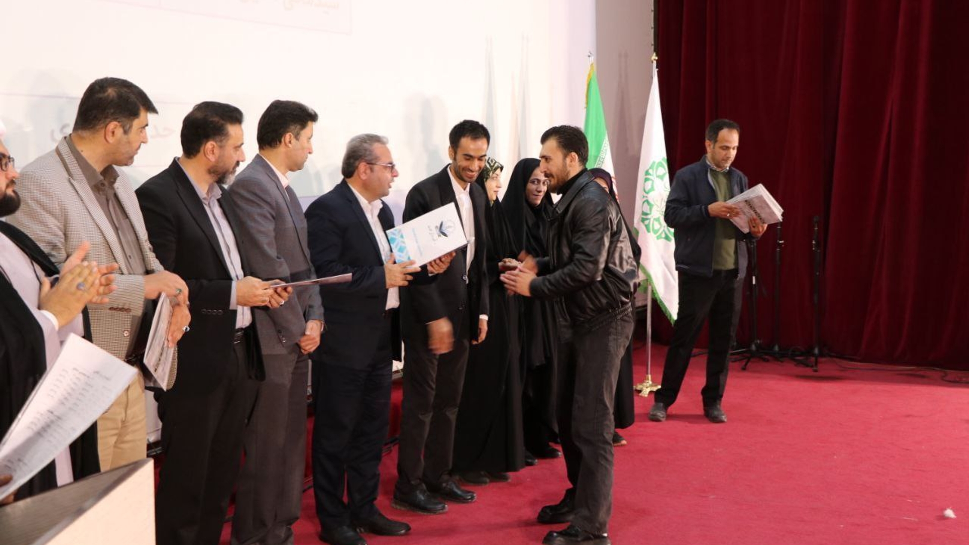 مراسم گرامیداشت روز دانشجو در محلات برگزار شد.