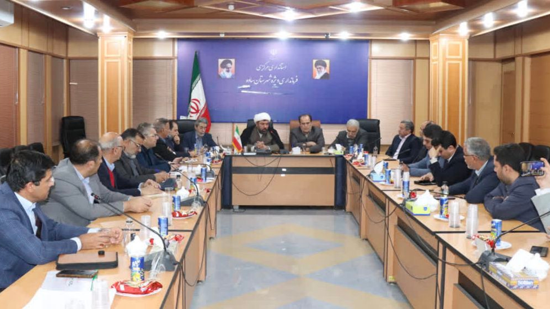 نشست مسئولان کشوری با فرماندار و نماینده ساوه درباره طرح‌های مهم آبی