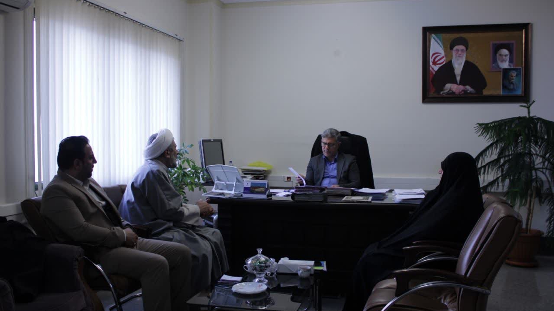 به ریاست مفتح زاده مدیرکل امور زنان وخانواده استانداری مرکزی  جلسه بررسی نحوه اطلاع رسانی وشروع فعالیت موقوفه حضرت زهرا علیهاسلام با حضور حجت الاسلام عرفانی معاون فرهنگی اجتماعی اداره  کل اوقاف وامور خیریه استان  و مردانی متولی موقوفه در محل دفتر تشکیل گردید .

چهارشنبه ۳ دی آذر ۱۴۰۴