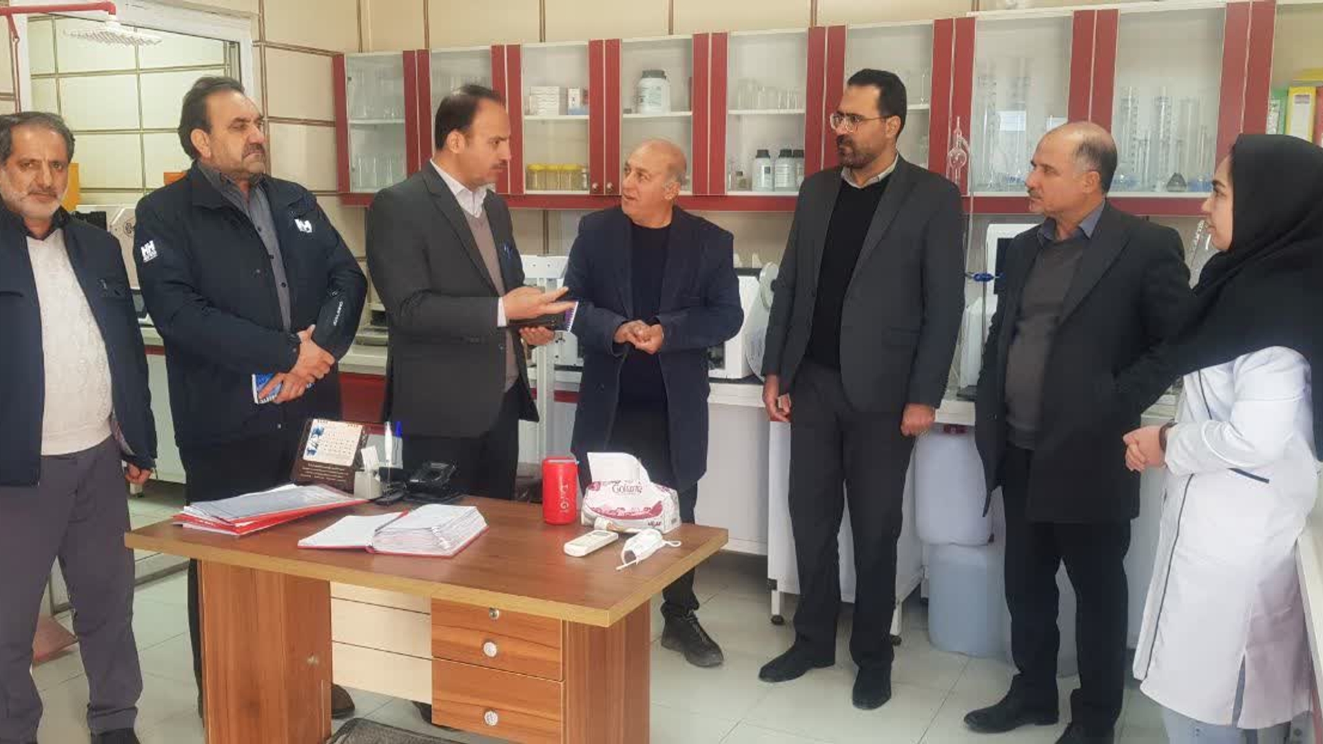 در راستای ارتقای الزامات پدافند غیرعامل؛ نشست و بازدید مدیرکل پدافند غیرعامل از مراکز ذخیره کالاهای اساسی و کارخانه گل آذین آشتیان