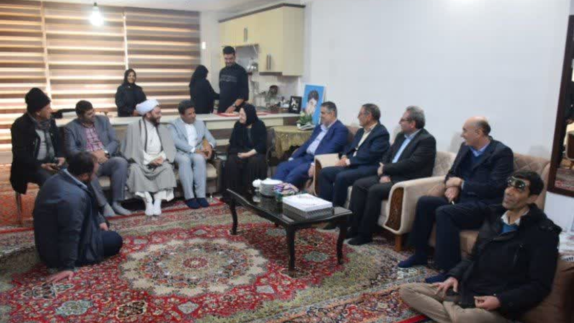 دیدار استاندار مرکزی با مادر شهید والامقام «محمدرضا محمدحسینی» در شهر نیم‌ور