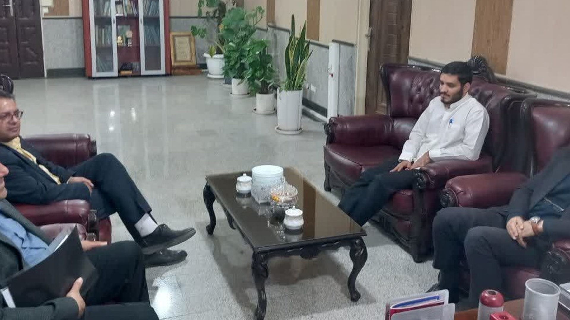 دیدار دبیر کمیسیون مبارزه با قاچاق کالا و ارز استان مرکزی با فرماندار زرندیه