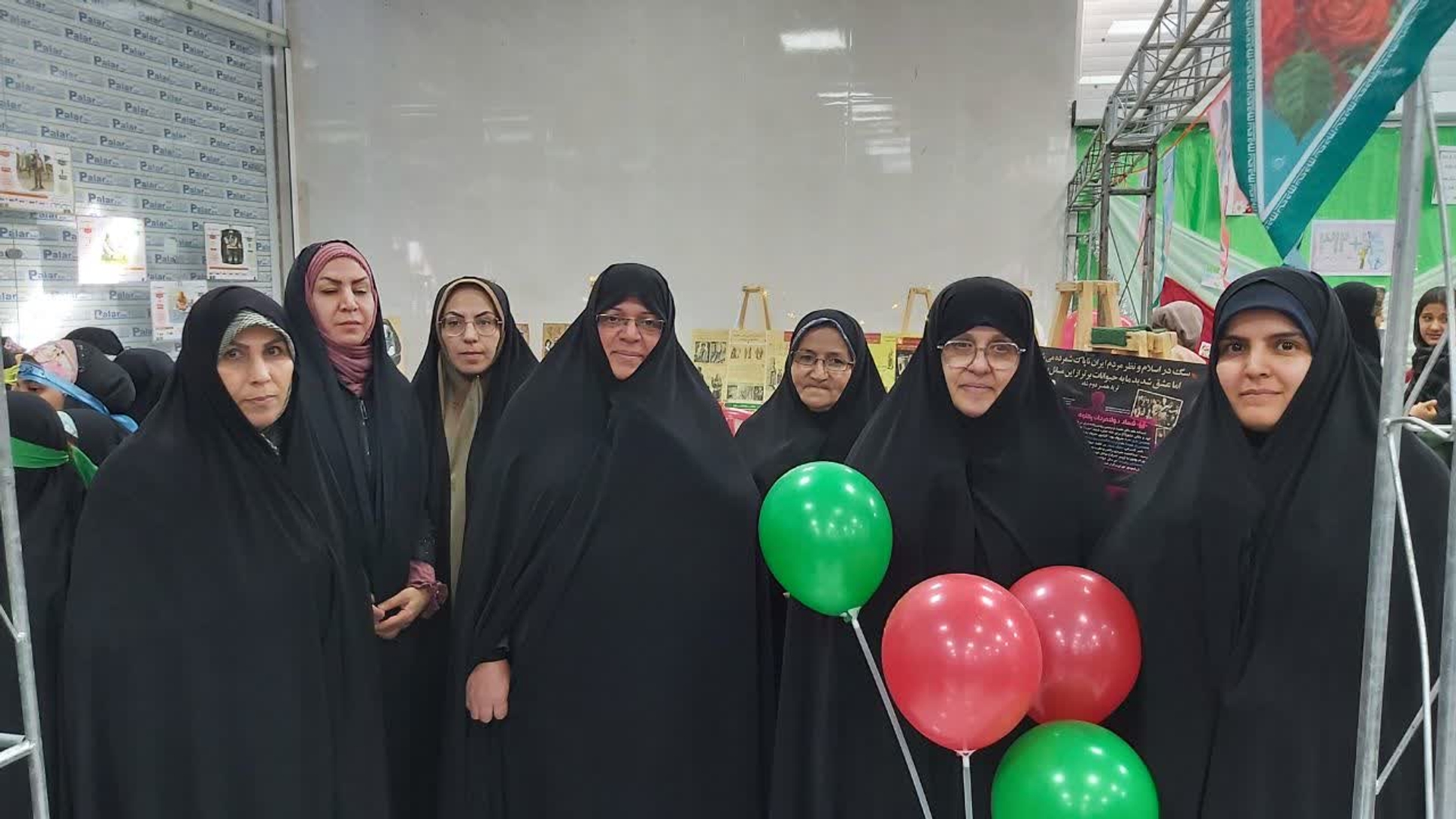 افتتاحیه نمایشگاه بزرگ محصولات صنایع‌دستی و غذایی شهر مهاجران باحضورمفتح زاده مدیر کل دفتر امور زنان وخانواده استانداری مرکزی