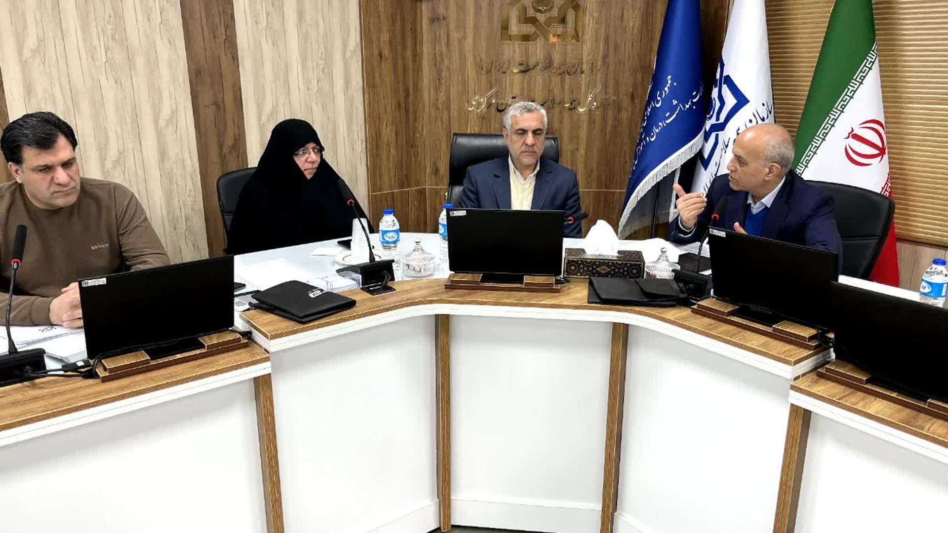 نشست مجمع خیرین بیمه سلامت استان مرکزی باحضور مفتح زاده مدیر کل امور بانوان وخانواده استانداری، باقری مدیرکل امور اجتماعی استانداری و دکتر نجاتی، مدیرکل بیمه سلامت استان برگزار شد.

سه شنبه ۱۴ بهمن ۱۴۰۴