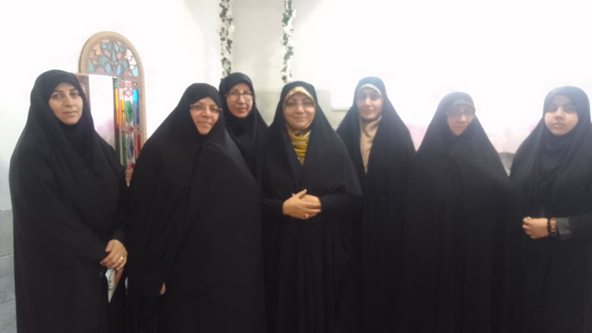 بازدید مفتح زاده مدیرکل امور بانوان و خانواده از دبیرستان دخترانه بصیرت از اجرای عملیاتهای فرهنگی هویت بخشی دختران نوجوان