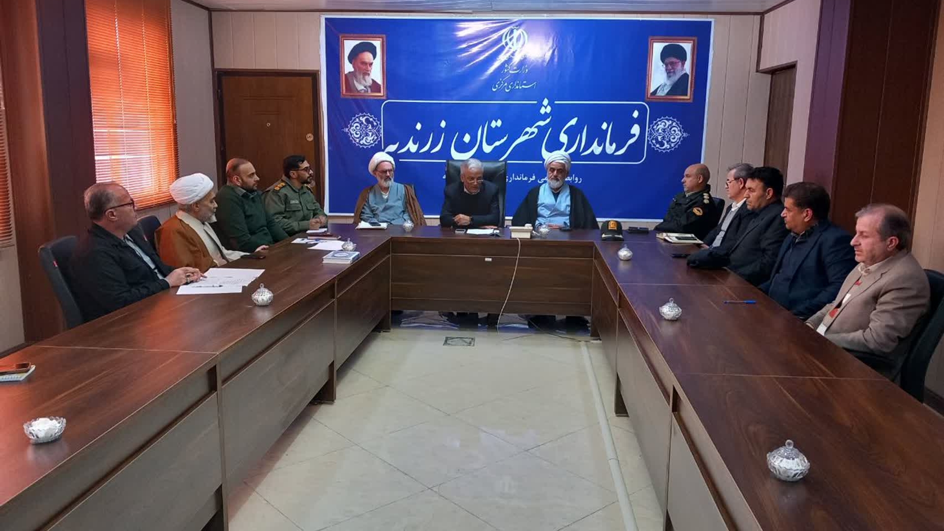 برگزاری جلسه شورای اقامه نماز با حضور فرماندار و امامان جمعه