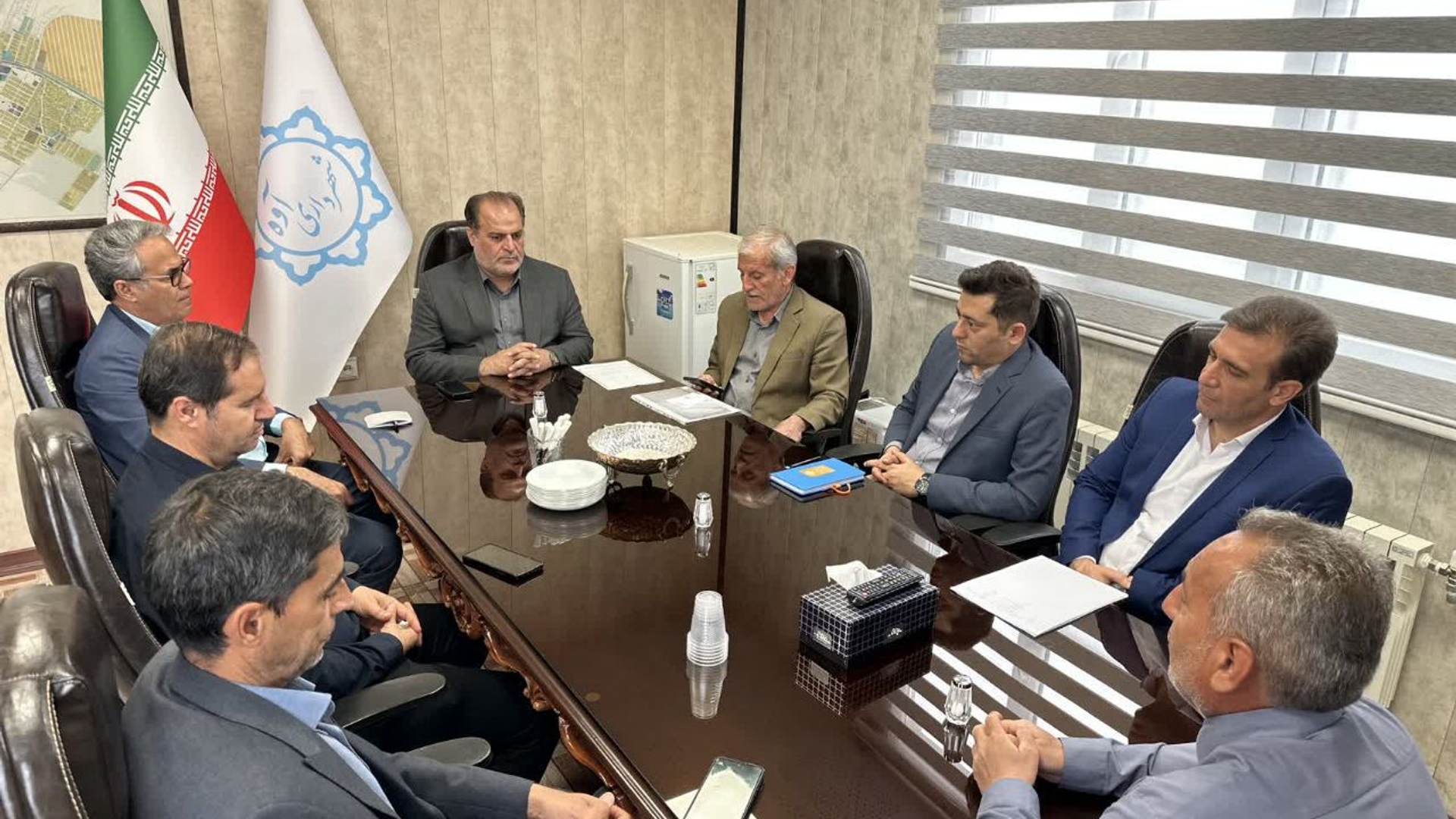 نشست با شهردار و اعضای شورای شهر آوه در دستور کار امروز فرماندار