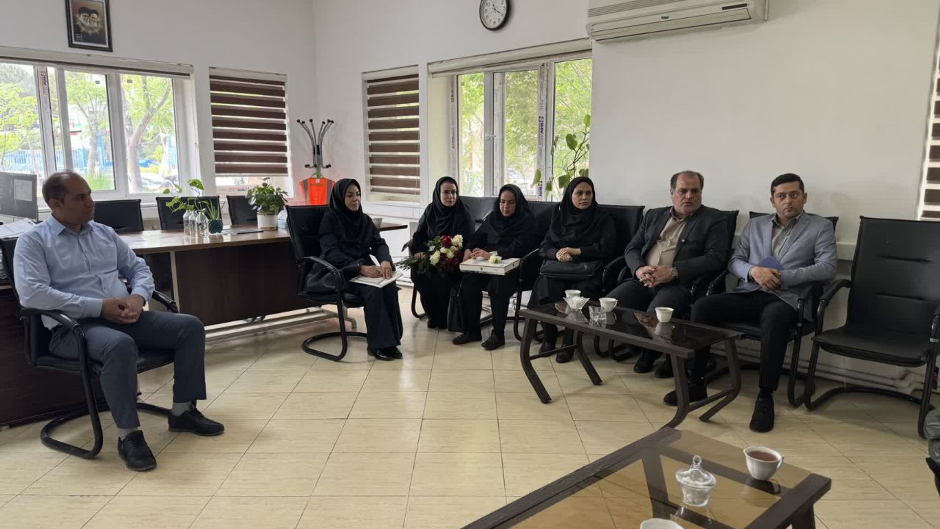 بازدید دکتر سید مهدی حسینی معاون استاندار و فرماندار ویژه شهرستان ساوه از بیمارستان شهید مدرس به مناسبت روز علوم آزمایشگاهی