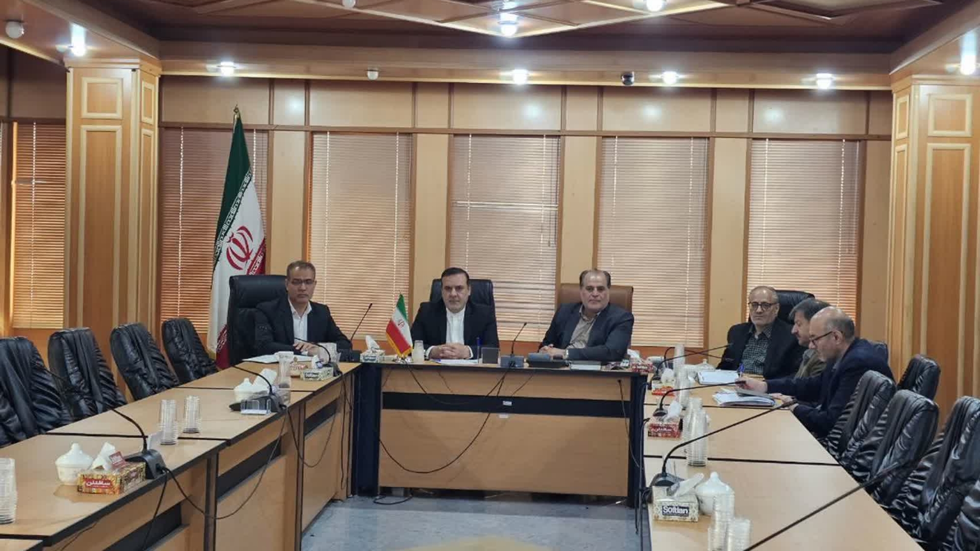 برگزاری جلسه تنظیم بازار استان و تأمین کالاهای اساسی در شرایط بحرانی با تأکید بر پایش مداوم بازار
