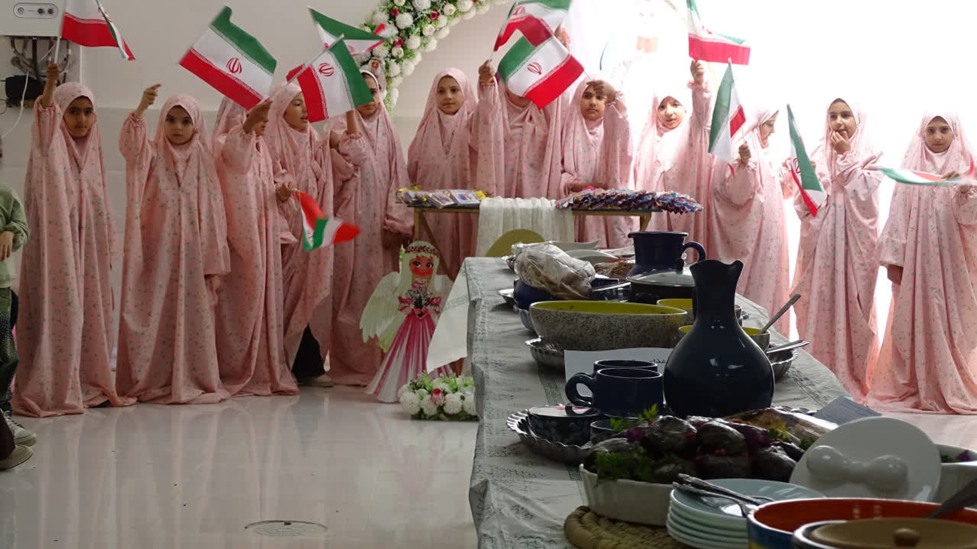 💢برگزاری جشنواره غذای سالم در روستای گازران شهرستان خنداب به مناسبت هفته سلامت