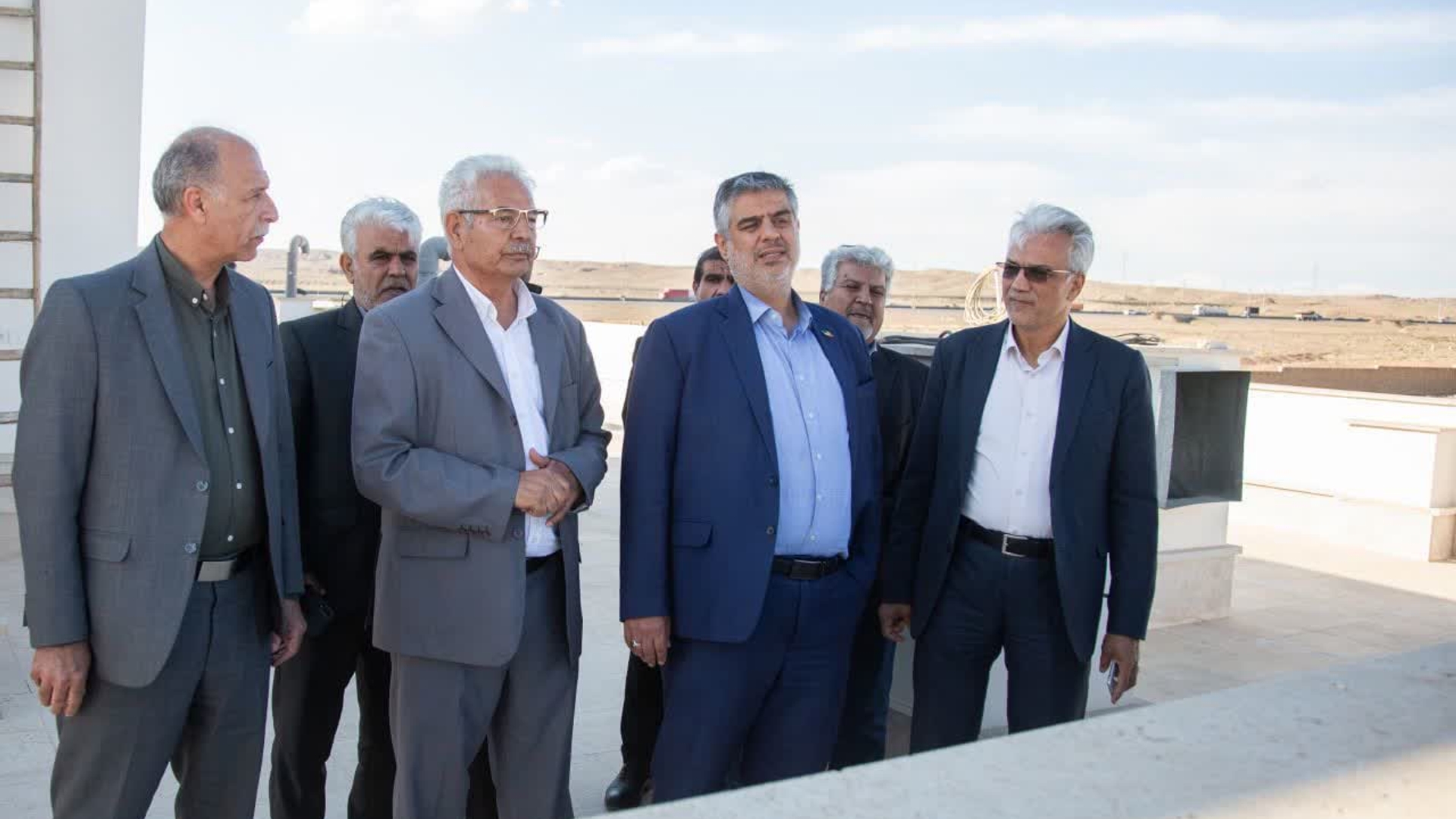 بازدید استاندار مرکزی از گمرک و پایانه صادراتی پسته زرندیه