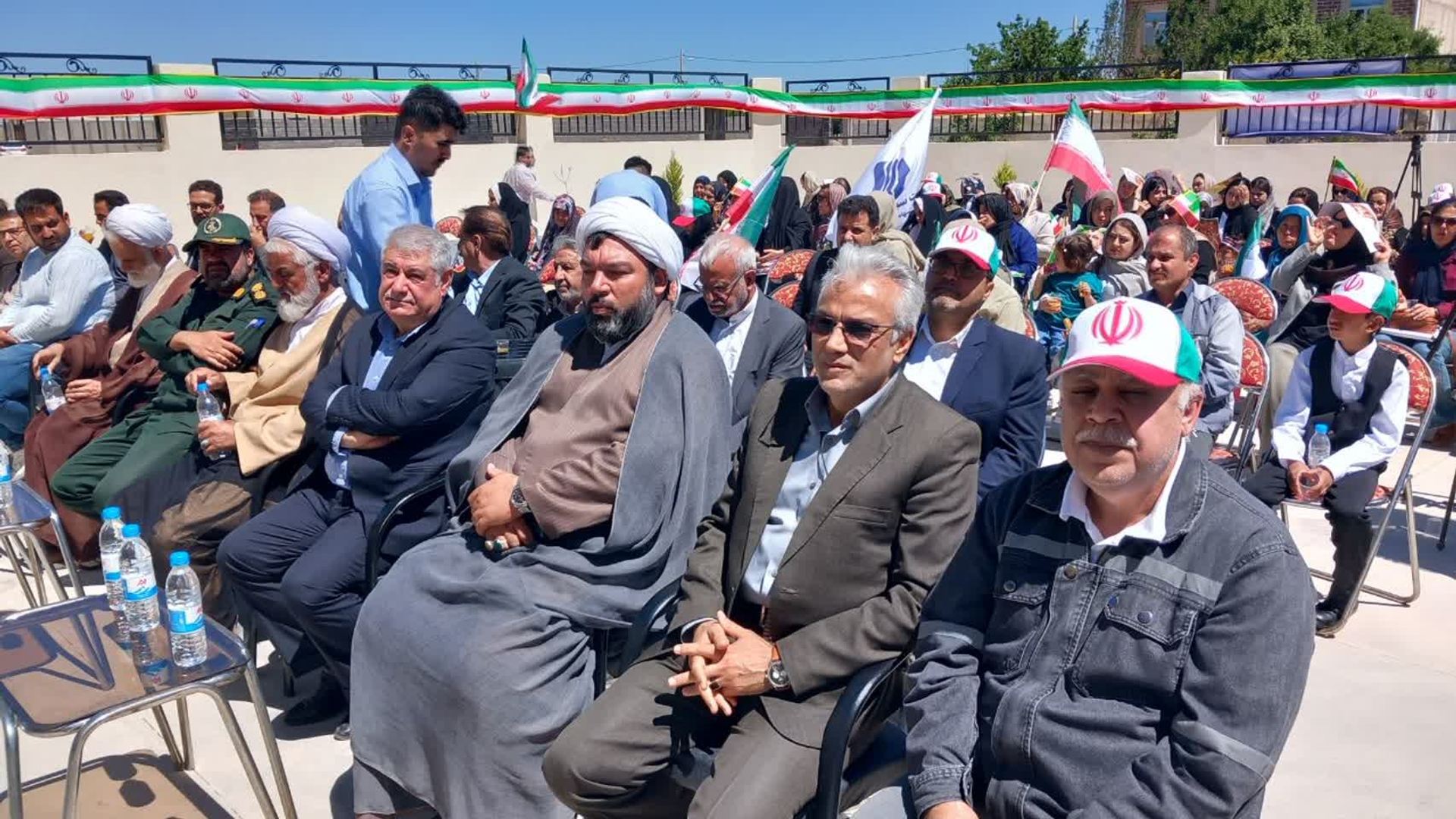 افتتاح مجتمع آموزشی و فرهنگی شهید سردار امیرعلی حاجی‌زاده در روستای امانیه