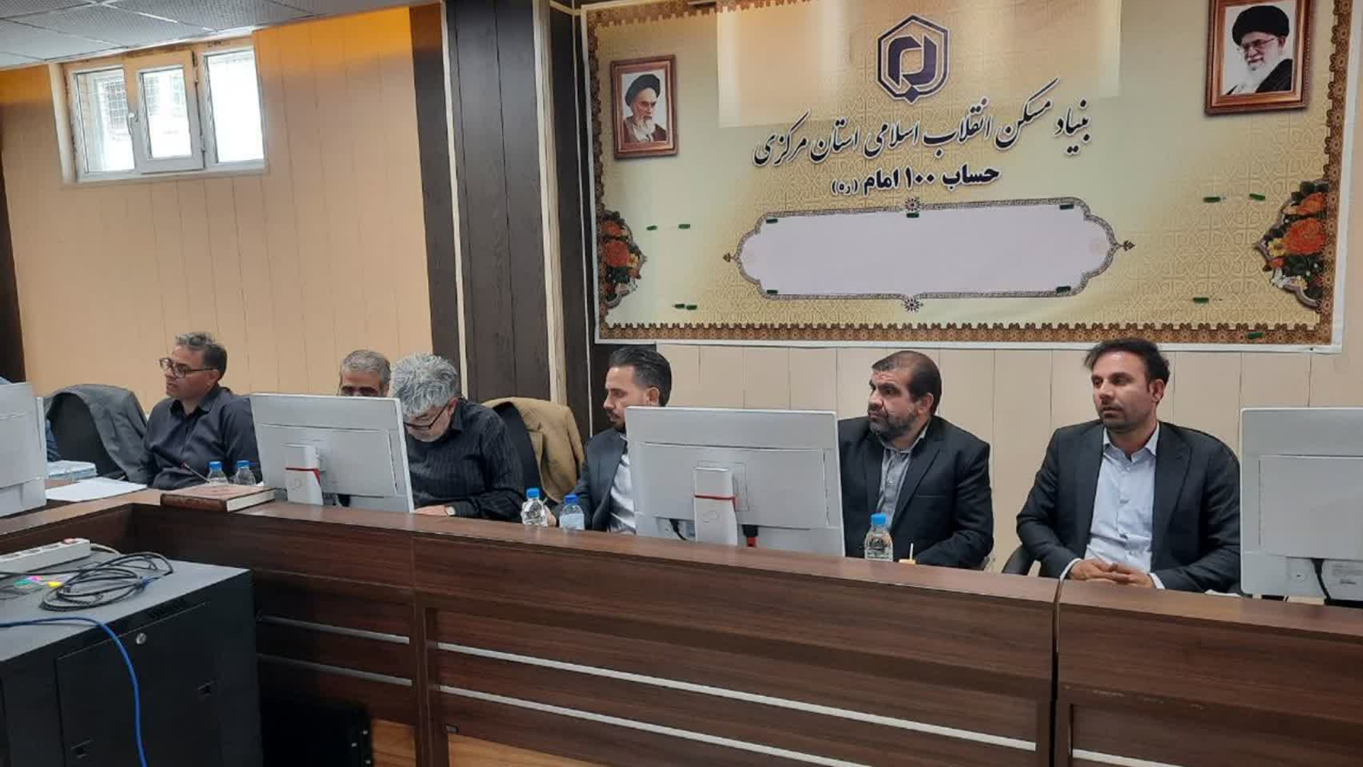جلسه بررسی تغییر کاربری اراضی داخل طرح هادی روستاهای زرندیه برگزار شد