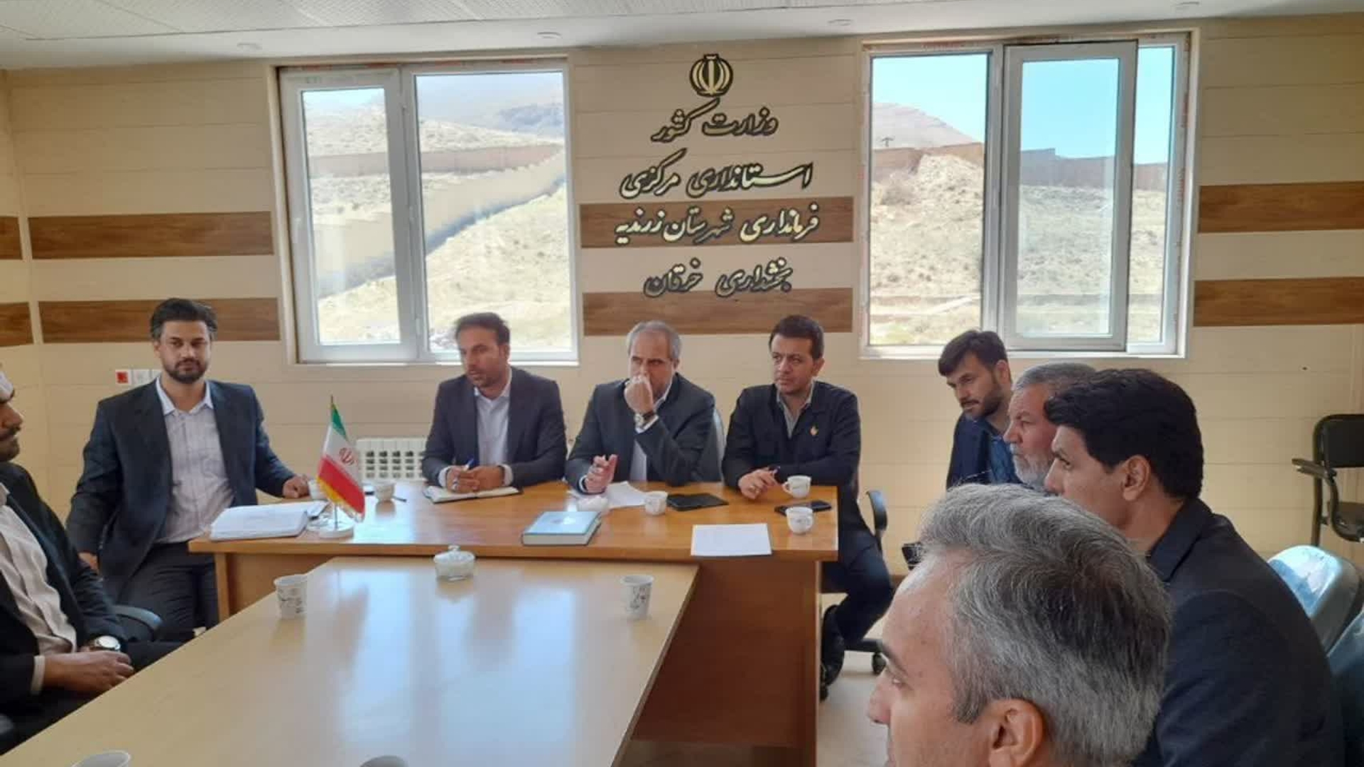 نشست دهیاران خرقان با مدیرکل دفتر امور روستایی و شوراهای استانداری مرکزی برگزار شد