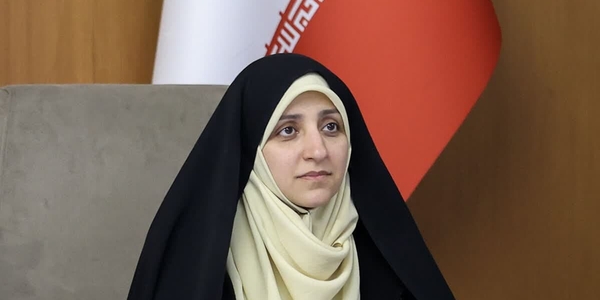 معاون رئیس‌جمهور: زنان سرمایه‌های بی‌بدیل نظام اسلامی هستند/ موفقیت کشور در گرو همکاری و استفاده از ظرفیت زنان و مردان

🔹معاون امور زنان و خانواده رئیس‌جمهور، در نشست هم‌اندیشی با حضور مفتح زاده مدیر کل امور زنان وخانواده استانداری  و بانوان موفق ساوه، زنان را سرمایه‌های بی‌بدیل نظام اسلامی خواند که دوشادوش مردان در همه عرصه‌ها نقش‌آفرینی و درخشش داشته‌اند.