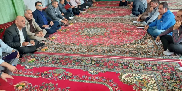 دیدار و گفت‌وگوی دکتر مددی فرماندار شهرستان و دکتر جمالیان نماینده مردم شریف اراک، کمیجان و خنداب با اهالی روستای ینگ ملک