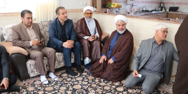 💢 دیدار فرماندار شهرستان اراک با خانواده شهید والامقام "ابوالفضل بابایی" در روستای خیرآباد