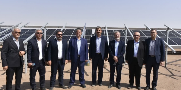 بازدید استاندار مرکزی از دو نیروگاه خورشیدی ۷ مگاواتی طبیعت سبز زرندیه