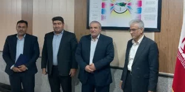 تکریم رئیس سابق و معارفه سرپرست جدید بنیاد مسکن شهرستان زرندیه