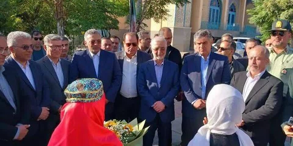 سفر وزیر کشور به استان مرکزی

‌