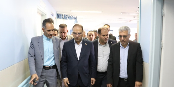 معاون علمی ، فرهنگی و اجتماعی سازمان برنامه و بودجه کشور از بیمارستان فاطمه الزهرا (س) خمین بازدید کرد