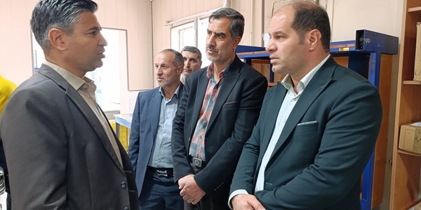 فرماندار با رئیس و کارکنان اداره پست شهرستان خمین دیدار کرد