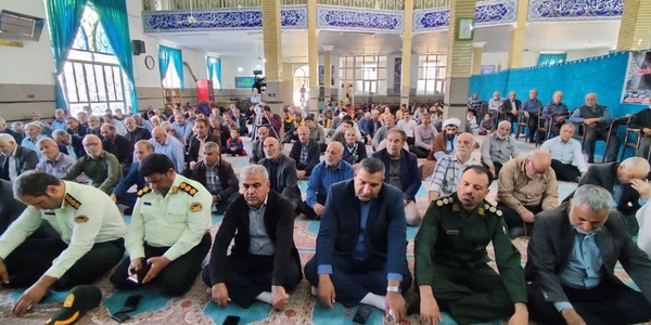 🔻 حضور فرماندار شهرستان کمیجان در نماز عبادی ـ سیاسی جمعه