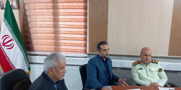 علیرضا لطفی و محمد غلامی مهرآبادی پای صحبت‌های مسئولین زرندیه در خصوص مخابرات