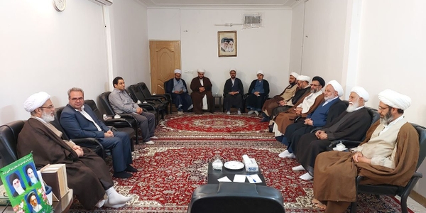 دیدار فرماندار شهرستان محلات با امام جمعه و جمعی از ائمه جمعه استان مرکزی