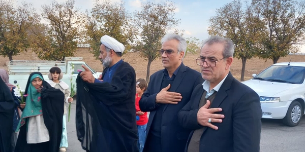 حضور پرشور مردم در استقبال از شهدای گمنام زرندیه