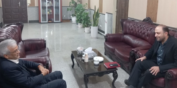 مشکلات کشتارگاه صنعتی طیور سپید بال با پیگیری فرماندار زرندیه بررسی شد