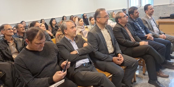 رونمایی از کتاب دو نویسنده فعال  شهر محلات