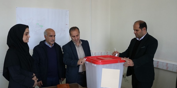 سومین دوره انتخابات نمایندگان تشکل های مردم نهاد شهرستان خمین برگزار شد