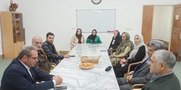 نشست باقری مدیرکل امور اجتماعی و فرهنگی استانداری با اعضای کانون فرهنگی اجتماعی بانوان شهر نیم‌ ور