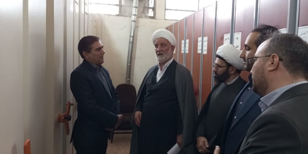بازدید دادستان دادسرای انتظامی قضات از اداره ثبت اسناد و املاک شهرستان زرندیه
