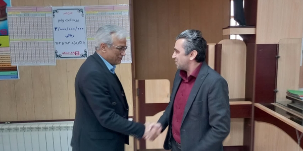 بازدید سرزده فرماندار زرندیه از بانک مسکن شعبه زرندیه